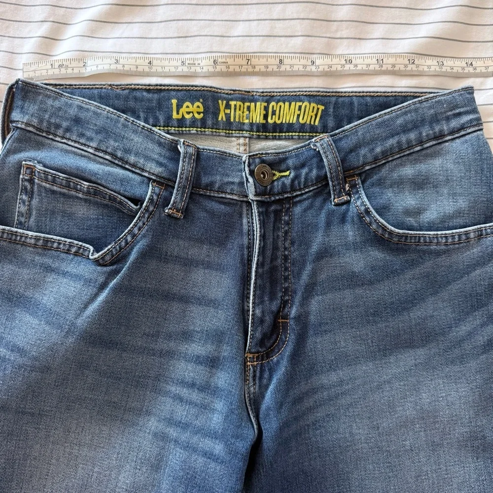Lee Sport Series X-Treme Comfort Men/Youth Jeans (size unknown) Refer to Photos